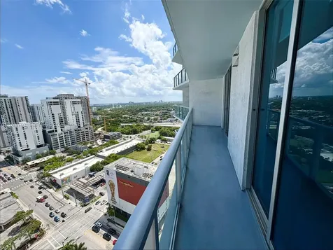 185 SW 7th Street Miami FL 33130