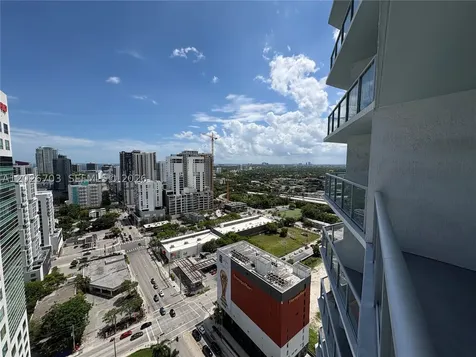 185 SW 7th Street Miami FL 33130