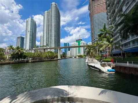 185 SW 7th Street Miami FL 33130