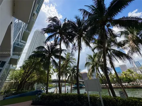 185 SW 7th Street Miami FL 33130