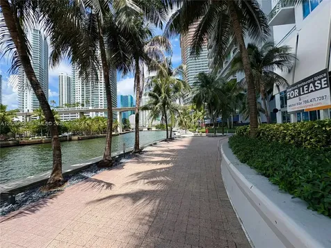 185 SW 7th Street Miami FL 33130