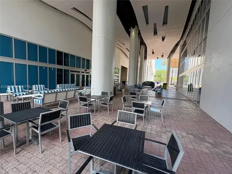 185 SW 7th Street Miami FL 33130