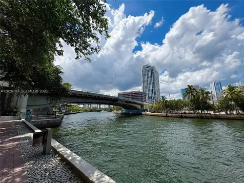 185 SW 7th Street Miami FL 33130