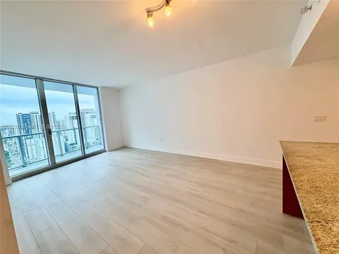185 SW 7th Street Miami FL 33130