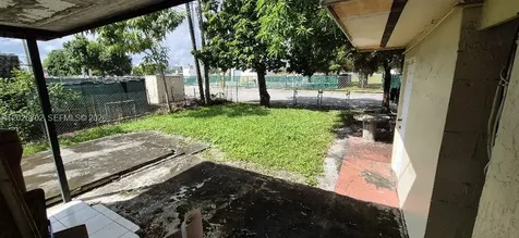 610 E 6th Place Hialeah FL 33010
