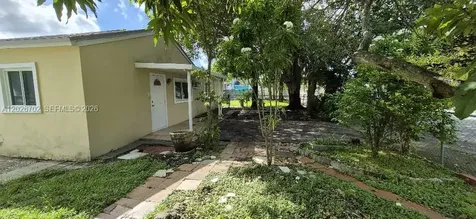 610 E 6th Place Hialeah FL 33010