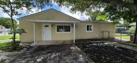 610 E 6th Place Hialeah FL 33010