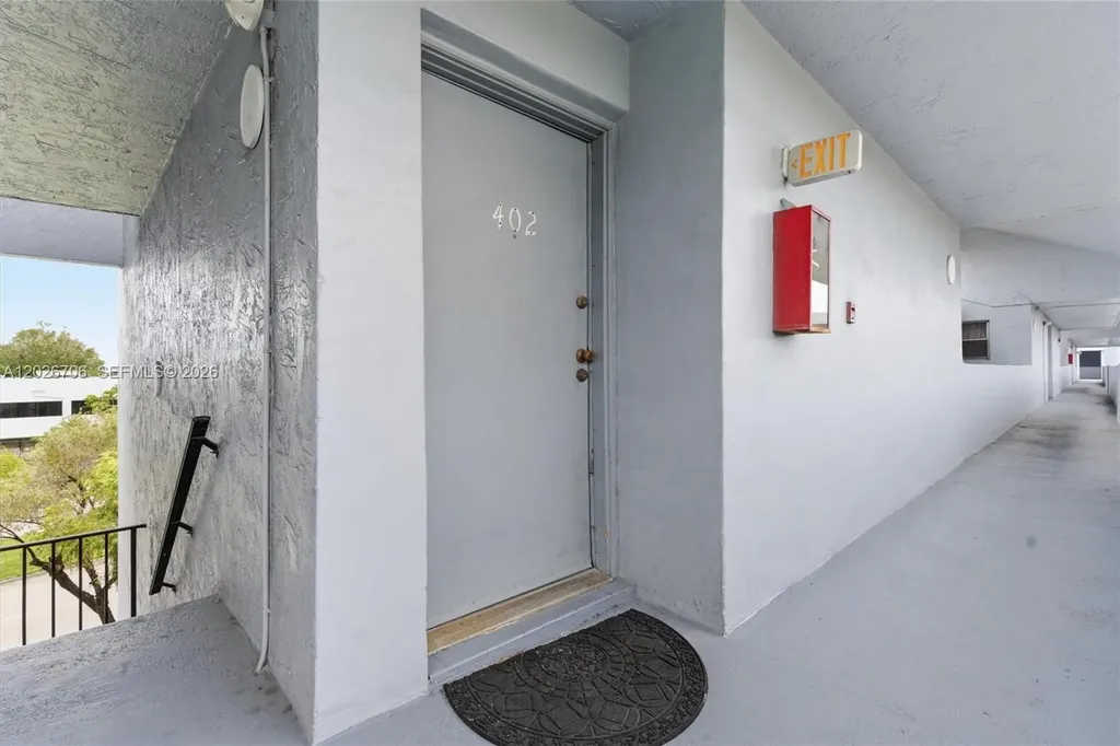 210 Fontainebleau Boulevard Miami FL 33172