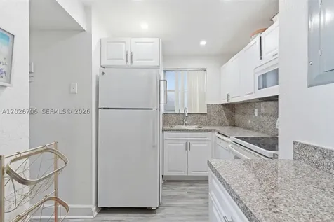 210 Fontainebleau Boulevard Miami FL 33172