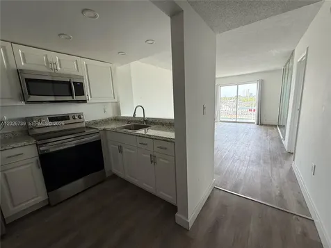16465 NE 22nd Avenue North Miami Beach FL 33160