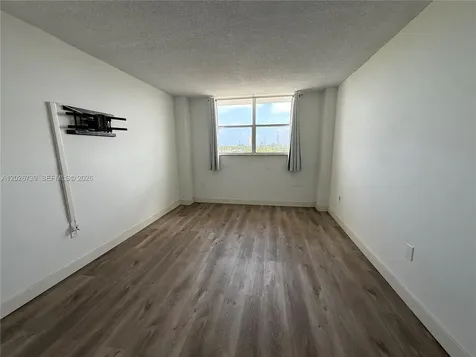 16465 NE 22nd Avenue North Miami Beach FL 33160