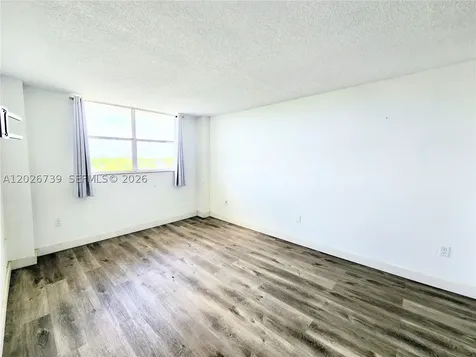 16465 NE 22nd Avenue North Miami Beach FL 33160