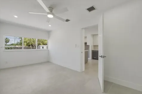 266 SW 6th Street Dania Beach FL 33004