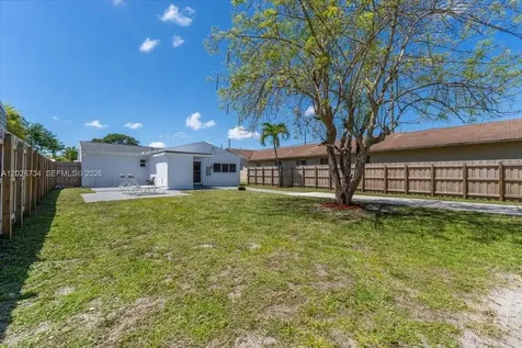 266 SW 6th Street Dania Beach FL 33004