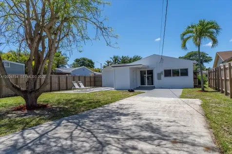 266 SW 6th Street Dania Beach FL 33004