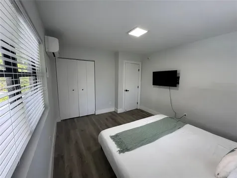584 NW 30th Street Miami FL 33127