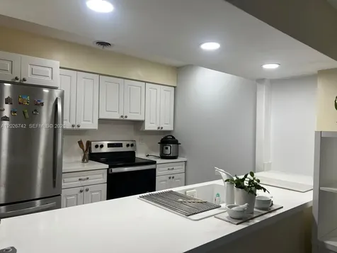 4460 NW 18th Avenue Oakland Park FL 33309
