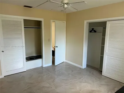 4460 NW 18th Avenue Oakland Park FL 33309
