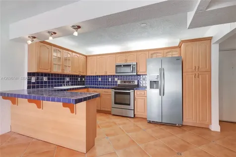 6801 Indian Creek Drive Miami Beach FL 33141