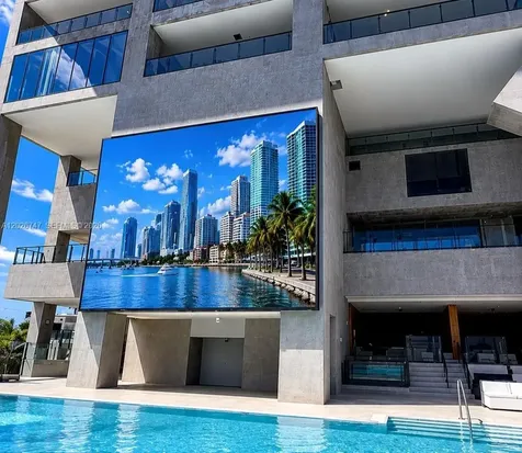 20 NE 11th Street Miami FL 33132