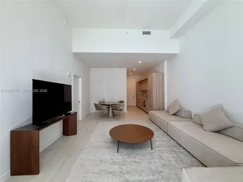 77 SE 5th Street Miami FL 33131