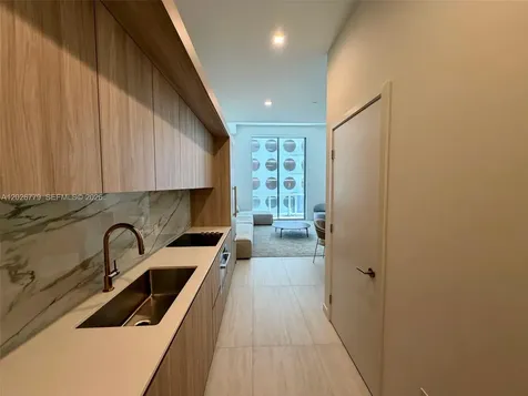 77 SE 5th Street Miami FL 33131