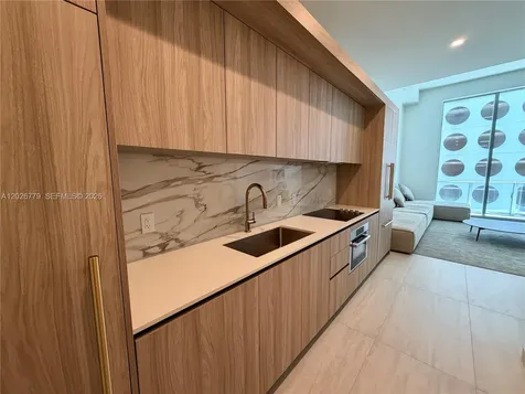 77 SE 5th Street Miami FL 33131