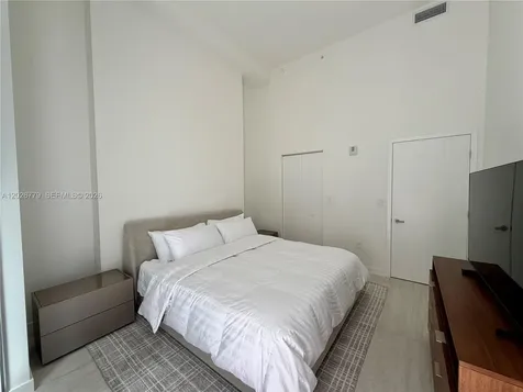 77 SE 5th Street Miami FL 33131