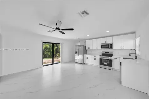 4986 Fairway Court Lehigh Acres FL 33171