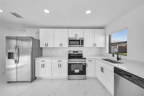 4986 Fairway Court Lehigh Acres FL 33171