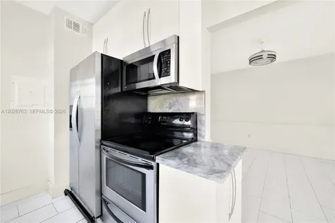 610 8th Street Miami Beach FL 33139