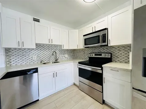 850 SW 133rd Terrace Pembroke Pines FL 33027