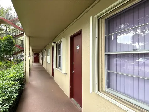 850 SW 133rd Terrace Pembroke Pines FL 33027