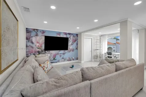 3571 Magellan Circle Aventura FL 33180