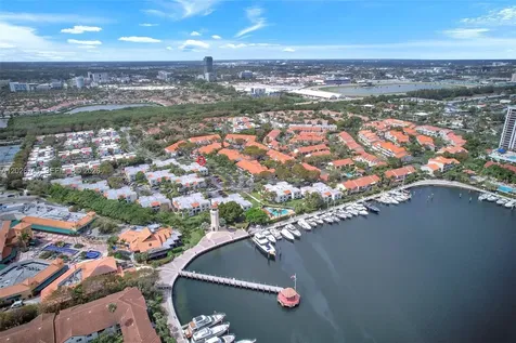 3571 Magellan Circle Aventura FL 33180