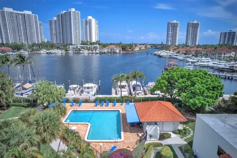 3571 Magellan Circle Aventura FL 33180