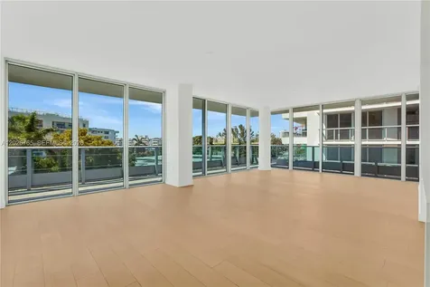 9221 E Bay Harbor Drive Bay Harbor Islands FL 33154