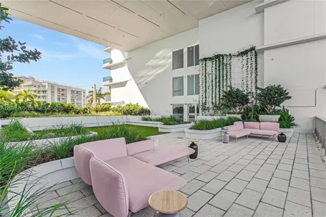 9221 E Bay Harbor Drive Bay Harbor Islands FL 33154
