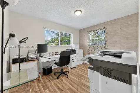 1060 NW 44 Oakland Park FL 33309