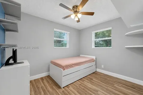 1060 NW 44 Oakland Park FL 33309