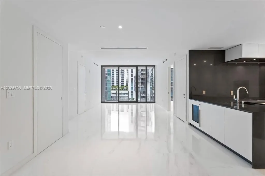300 Biscayne Blvd Way Miami FL 33131