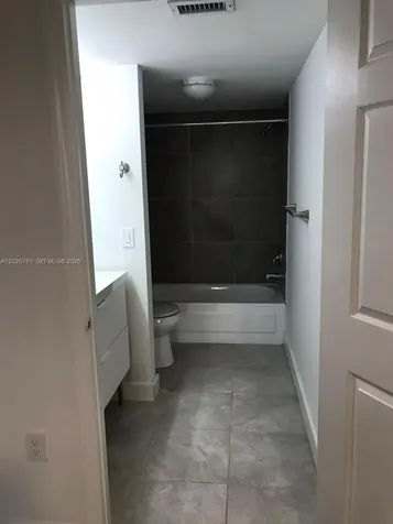462 NE 210th Cir Terrace Miami FL 33179