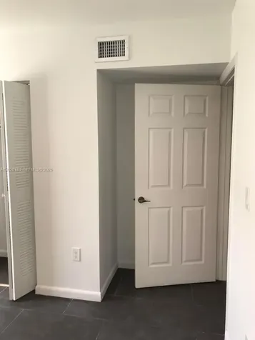 462 NE 210th Cir Terrace Miami FL 33179