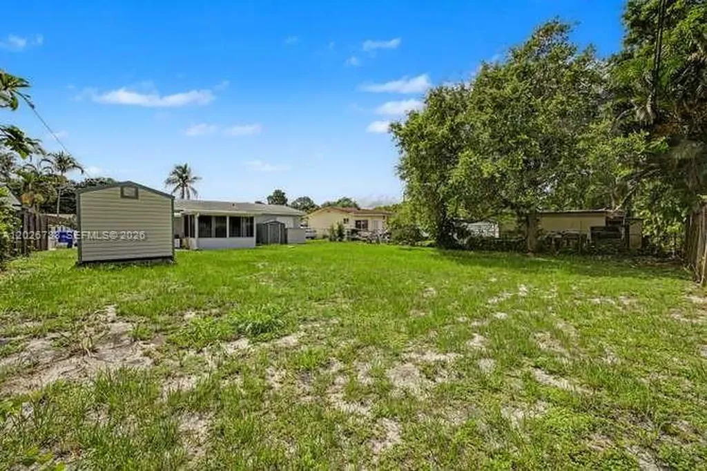 2000 N 58th Avenue Hollywood FL 33021