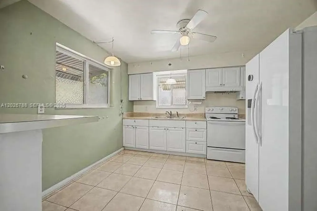 2000 N 58th Avenue Hollywood FL 33021