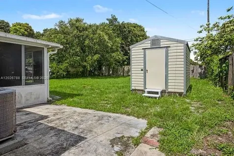 2000 N 58th Avenue Hollywood FL 33021