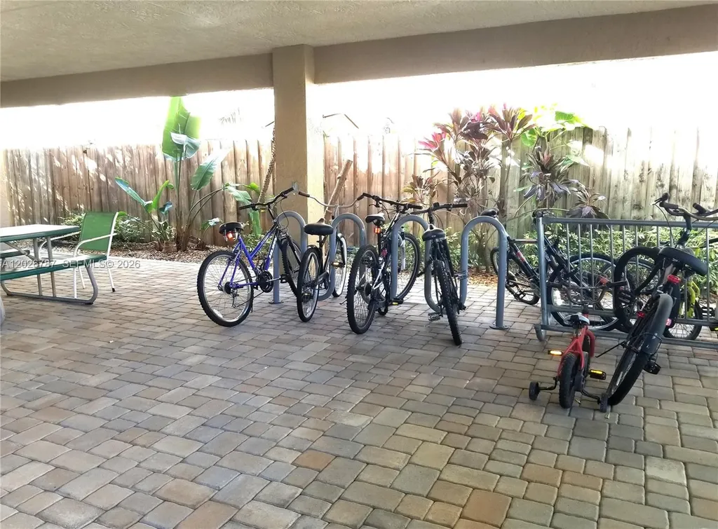 4812 Washington Street Hollywood FL 33021