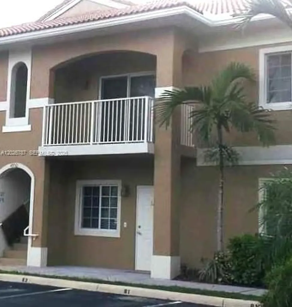4812 Washington Street Hollywood FL 33021