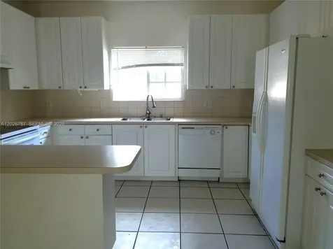 4812 Washington Street Hollywood FL 33021