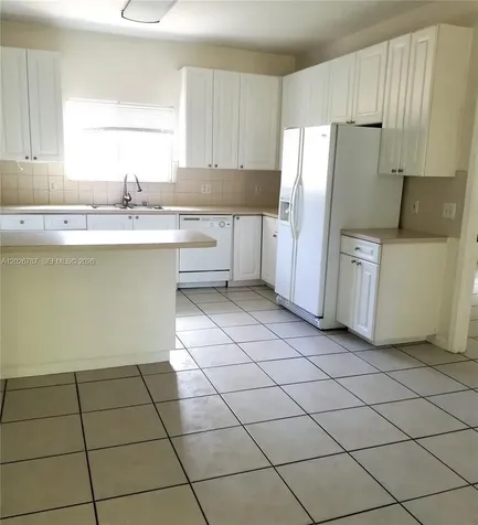 4812 Washington Street Hollywood FL 33021